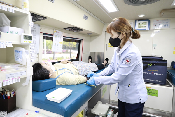 창립기념일 기념 “사랑의 헌혈” 실시 2.jpg
