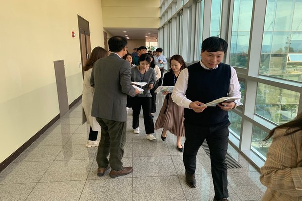 청렴역량 제고 및 청렴문화 확산을 위한 청탁금지법 사례집 배포(2019.10.8.)